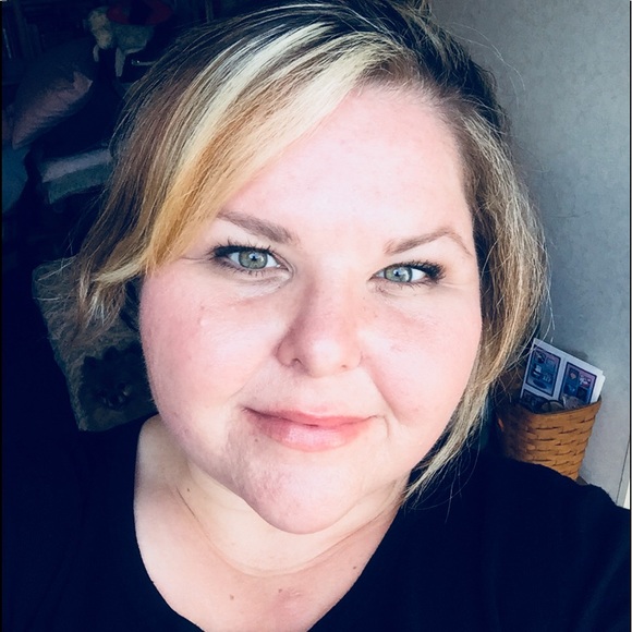 Meet your Posher, Brandy - Picture 1 of 1